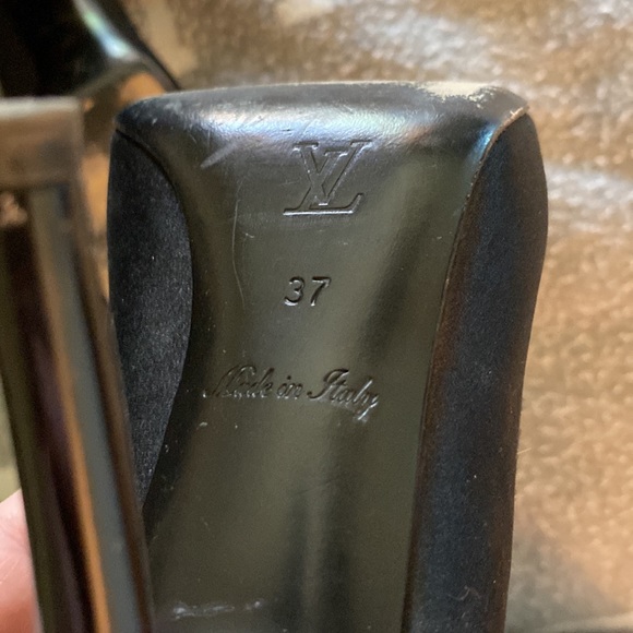 Authentic Louis Vuitton, bee high heels - Picture 5 of 10